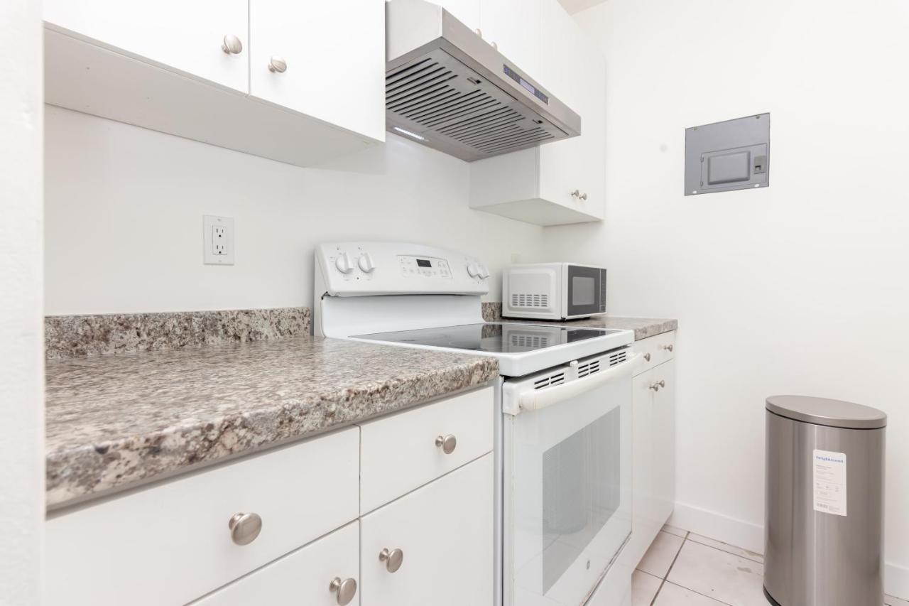 One Bedroom Apartment - With Parking & Balcony - Heart Of Wynwood Маями Екстериор снимка