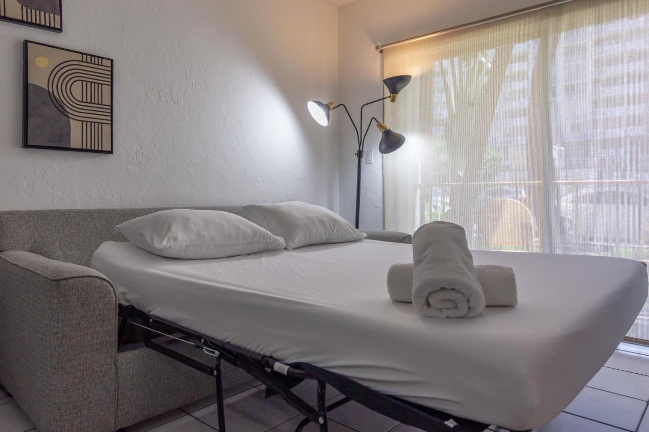 One Bedroom Apartment - With Parking & Balcony - Heart Of Wynwood Маями Екстериор снимка