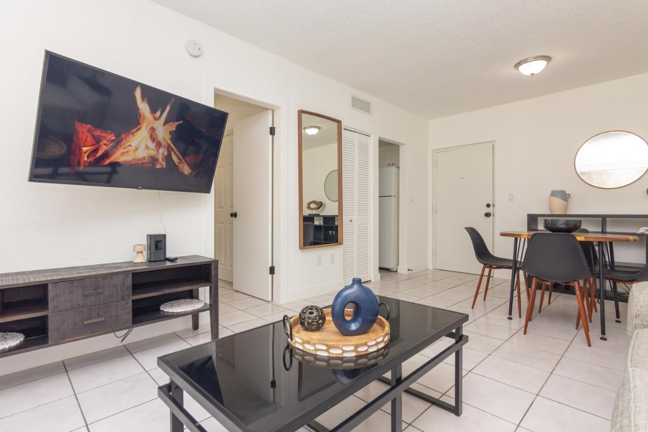 One Bedroom Apartment - With Parking & Balcony - Heart Of Wynwood Маями Екстериор снимка